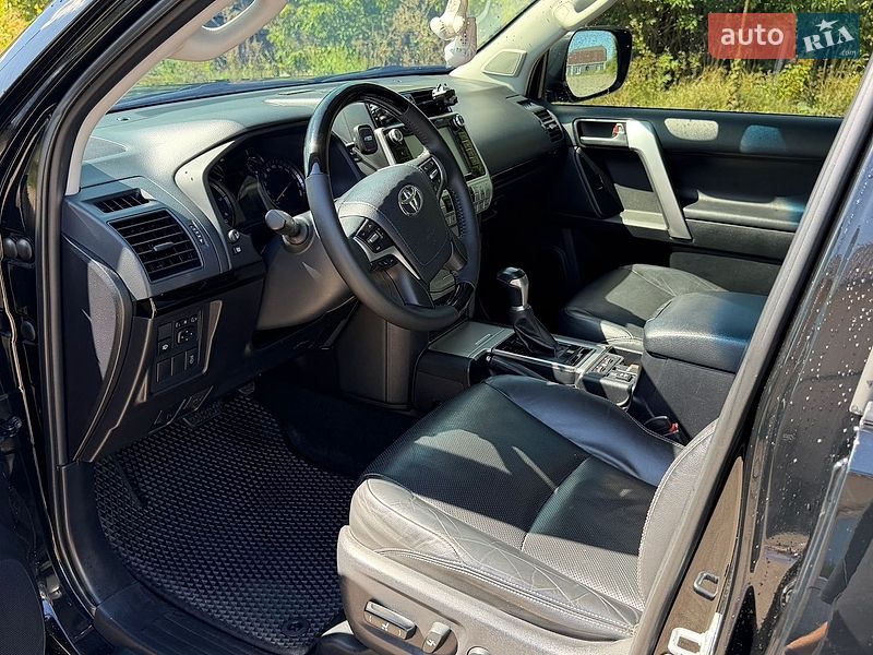 Фото Toyota Land Cruiser Prado з оголошення AUTO.RIA