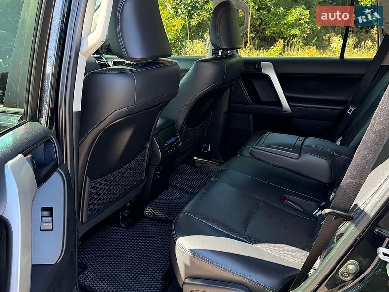 Фото Toyota Land Cruiser Prado з оголошення AUTO.RIA