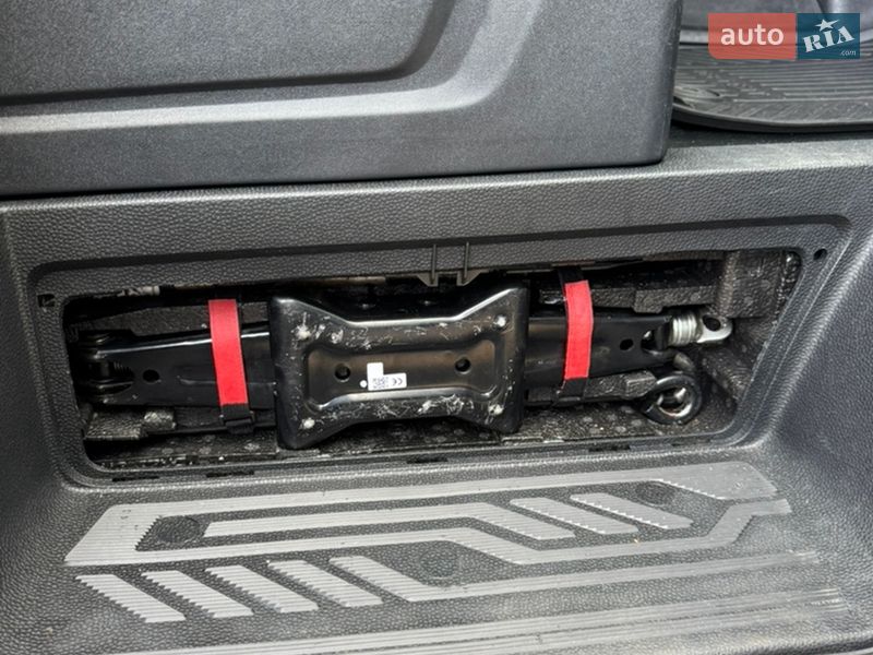Фото Ford Transit Custom з оголошення AUTO.RIA