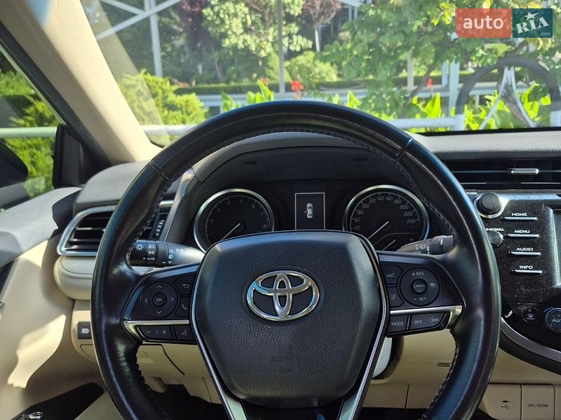 Фото Toyota Camry з оголошення AUTO.RIA