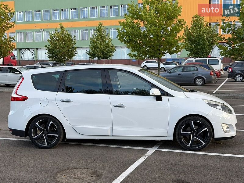Фото Renault Grand Scenic з оголошення AUTO.RIA