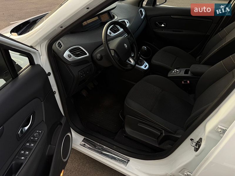 Фото Renault Grand Scenic з оголошення AUTO.RIA