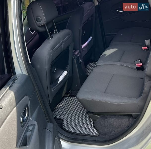 Фото Renault Scenic з оголошення AUTO.RIA