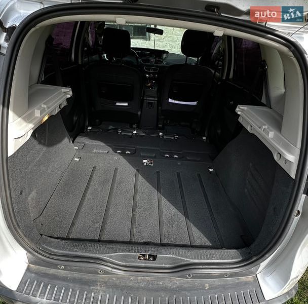 Фото Renault Scenic з оголошення AUTO.RIA