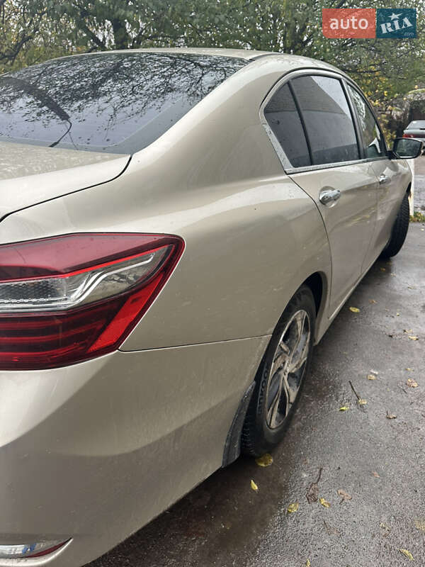 Фото Honda Accord з оголошення AUTO.RIA