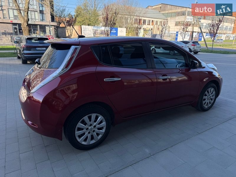 Фото Nissan Leaf з оголошення AUTO.RIA