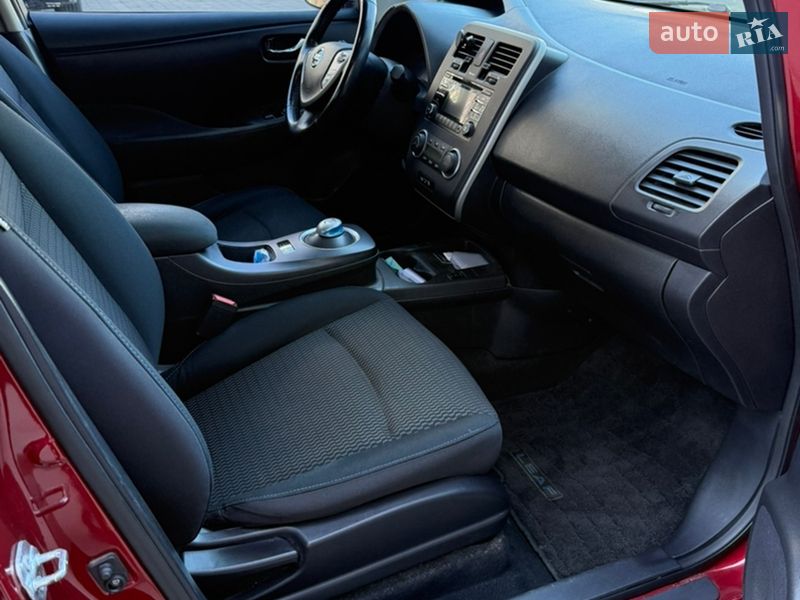 Фото Nissan Leaf з оголошення AUTO.RIA
