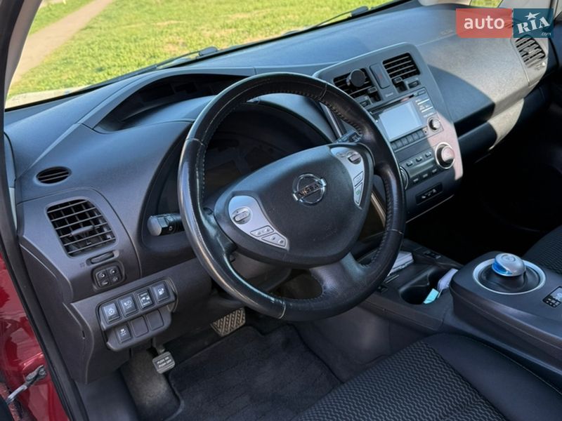Фото Nissan Leaf з оголошення AUTO.RIA
