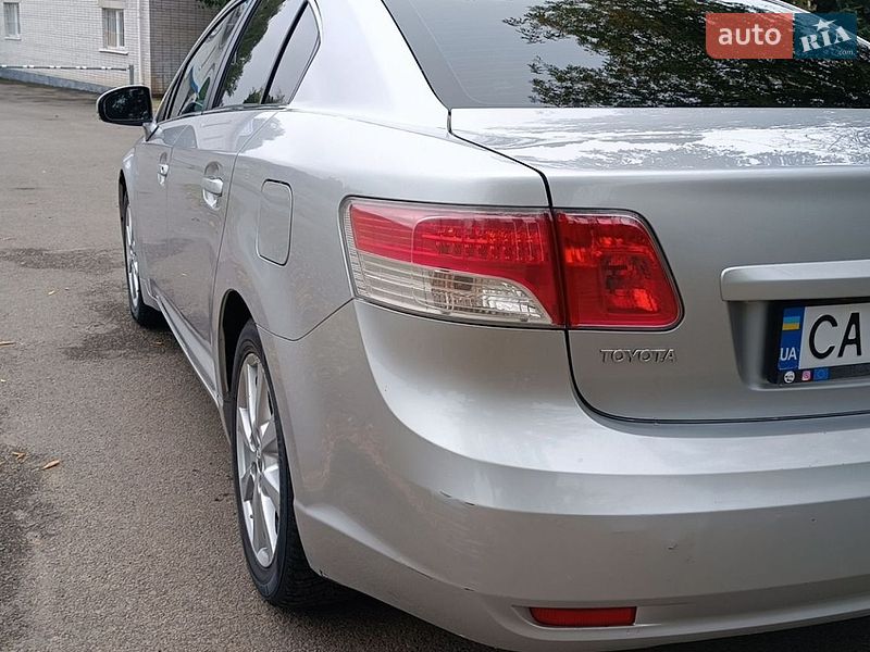 Фото Toyota Avensis з оголошення AUTO.RIA
