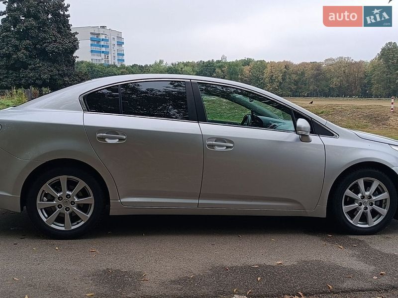 Фото Toyota Avensis з оголошення AUTO.RIA