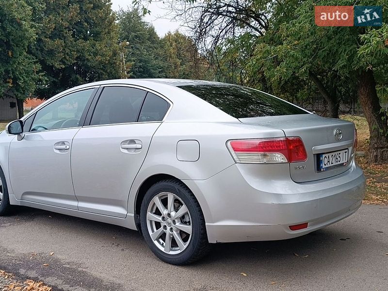 Фото Toyota Avensis з оголошення AUTO.RIA