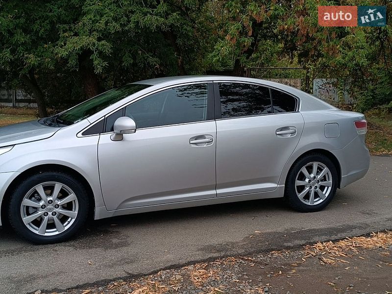 Фото Toyota Avensis з оголошення AUTO.RIA