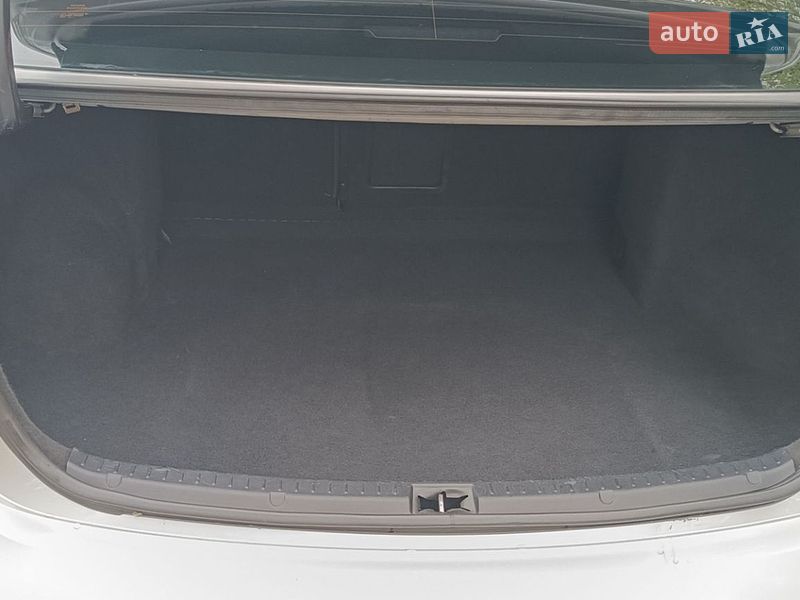 Фото Toyota Avensis з оголошення AUTO.RIA