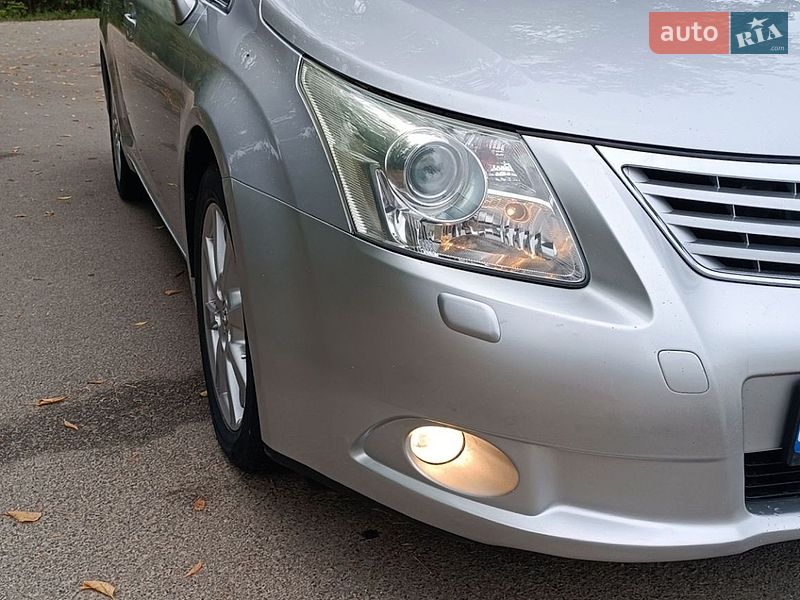 Фото Toyota Avensis з оголошення AUTO.RIA