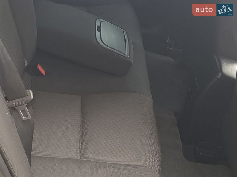 Фото Toyota Avensis з оголошення AUTO.RIA
