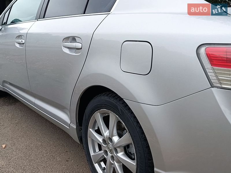 Фото Toyota Avensis з оголошення AUTO.RIA