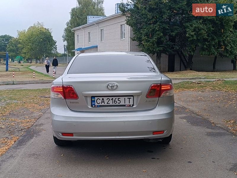 Фото Toyota Avensis з оголошення AUTO.RIA