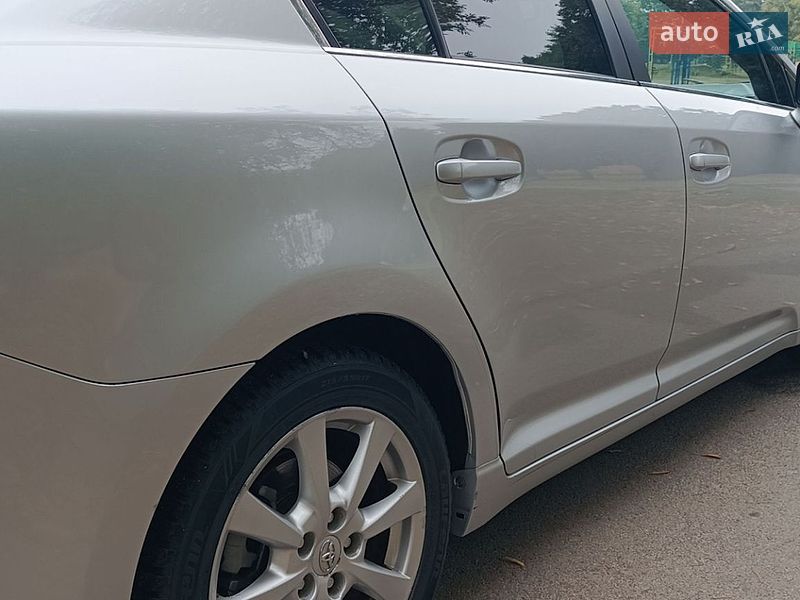 Фото Toyota Avensis з оголошення AUTO.RIA