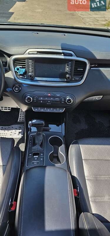Фото Kia Sorento з оголошення AUTO.RIA