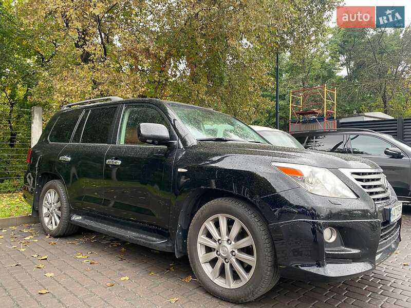 Фото Lexus LX з оголошення AUTO.RIA