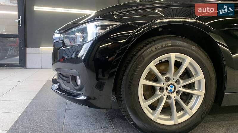 Фото BMW 3 Series з оголошення AUTO.RIA
