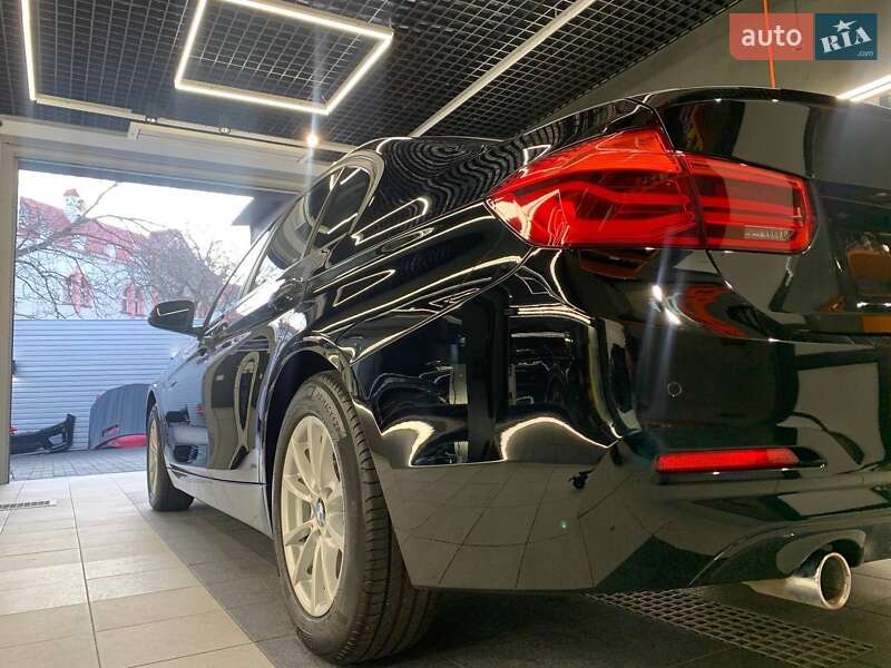 Фото BMW 3 Series з оголошення AUTO.RIA
