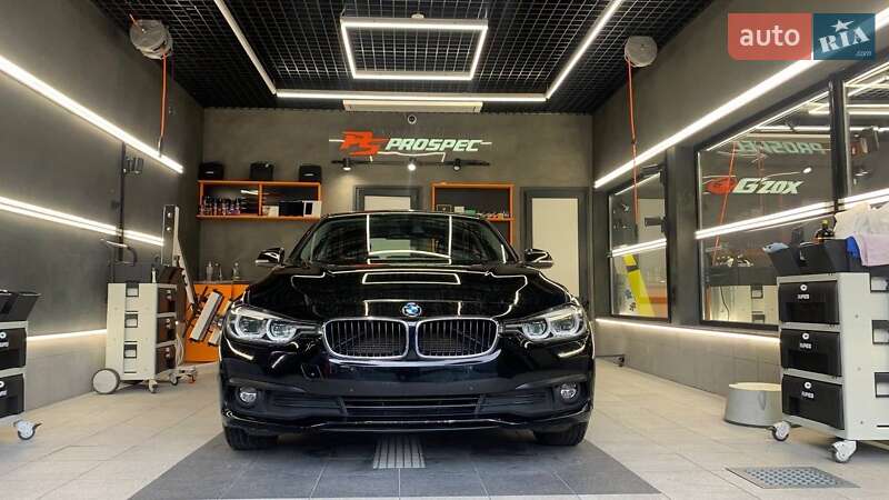 Фото BMW 3 Series з оголошення AUTO.RIA