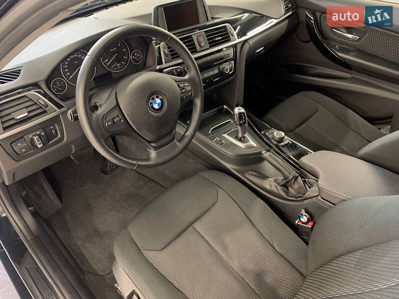 Фото BMW 3 Series з оголошення AUTO.RIA
