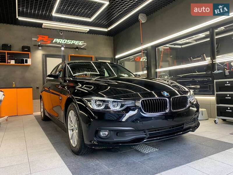 Фото BMW 3 Series з оголошення AUTO.RIA