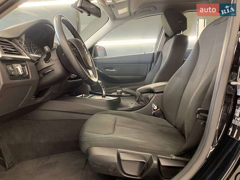 Фото BMW 3 Series з оголошення AUTO.RIA