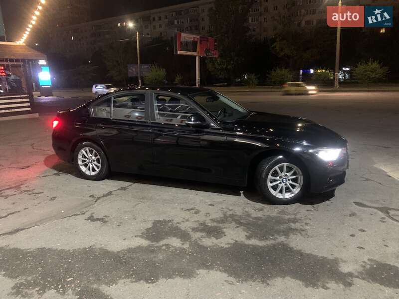 Фото BMW 3 Series з оголошення AUTO.RIA