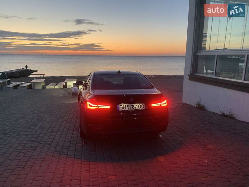 Фото BMW 3 Series з оголошення AUTO.RIA