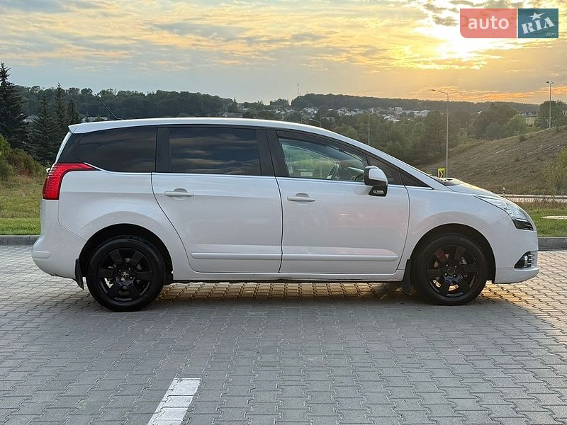 Фото Peugeot 5008 з оголошення AUTO.RIA