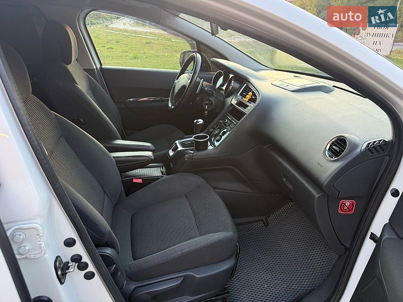 Фото Peugeot 5008 з оголошення AUTO.RIA
