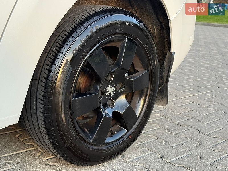 Фото Peugeot 5008 з оголошення AUTO.RIA