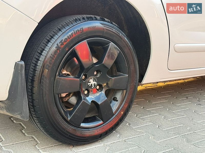 Фото Peugeot 5008 з оголошення AUTO.RIA