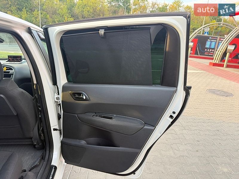 Фото Peugeot 5008 з оголошення AUTO.RIA