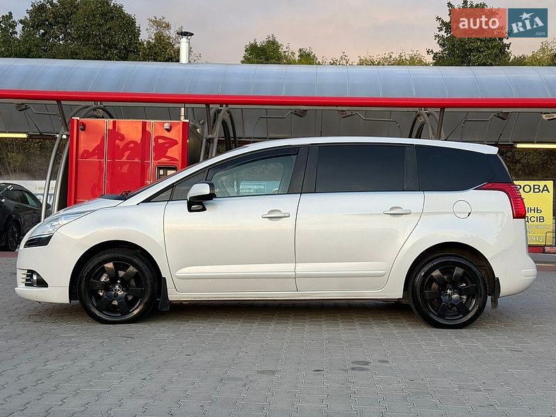 Фото Peugeot 5008 з оголошення AUTO.RIA