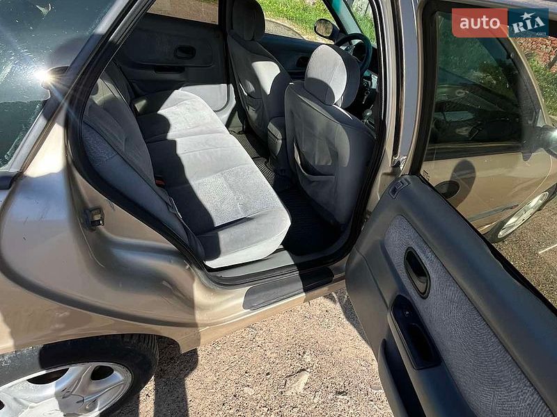 Фото Renault Laguna з оголошення AUTO.RIA