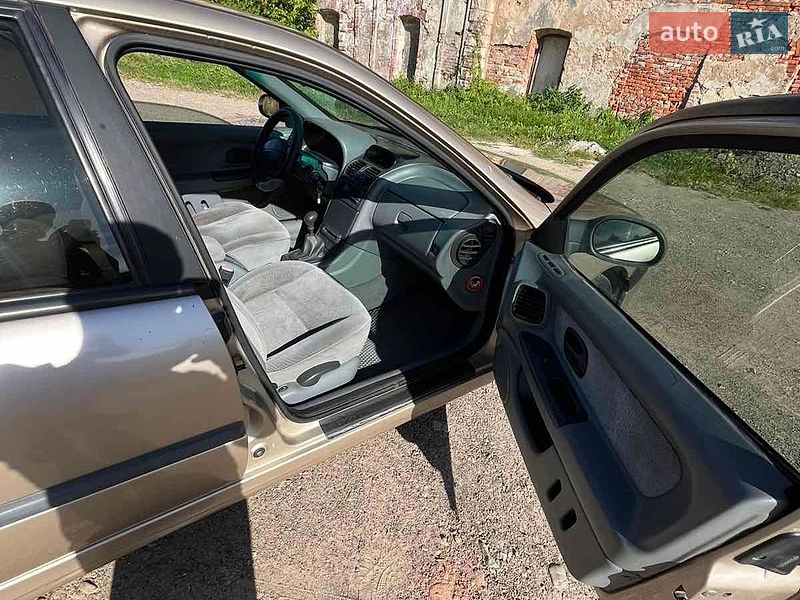 Фото Renault Laguna з оголошення AUTO.RIA