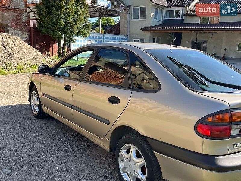 Фото Renault Laguna з оголошення AUTO.RIA