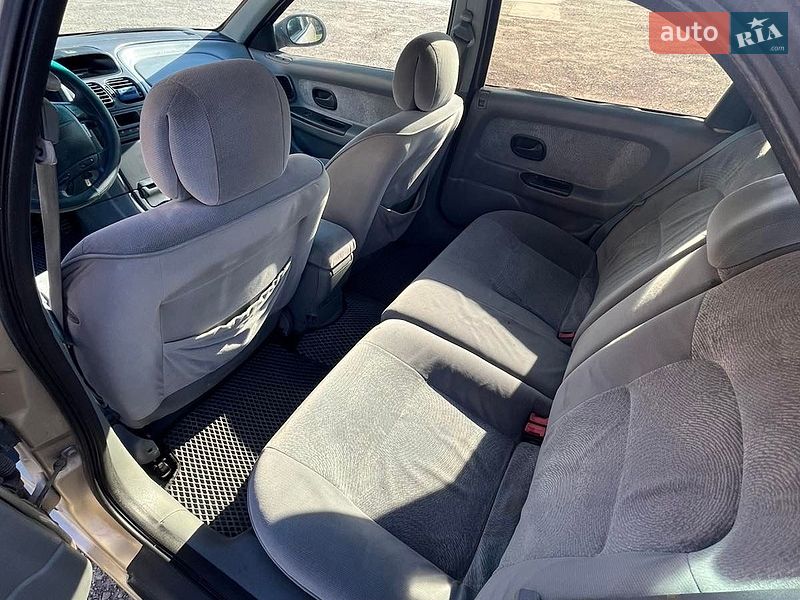 Фото Renault Laguna з оголошення AUTO.RIA