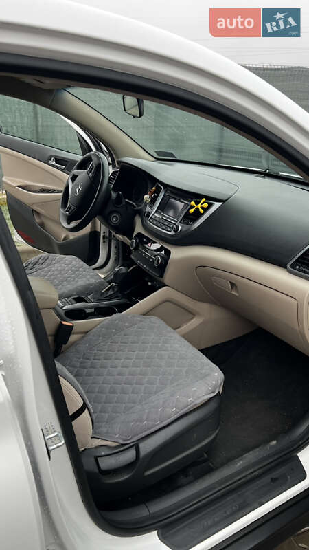 Фото Hyundai Tucson з оголошення AUTO.RIA