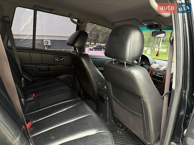 Фото Hyundai Terracan з оголошення AUTO.RIA