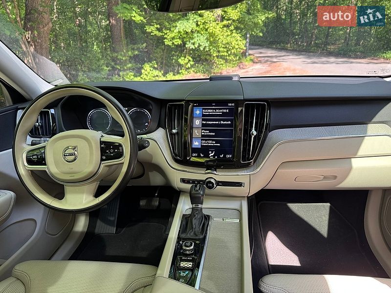 Фото Volvo XC60 з оголошення AUTO.RIA