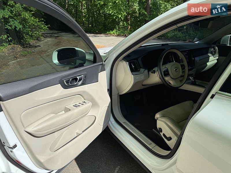 Фото Volvo XC60 з оголошення AUTO.RIA