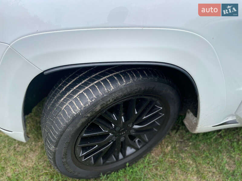 Фото Jeep Grand Cherokee з оголошення AUTO.RIA
