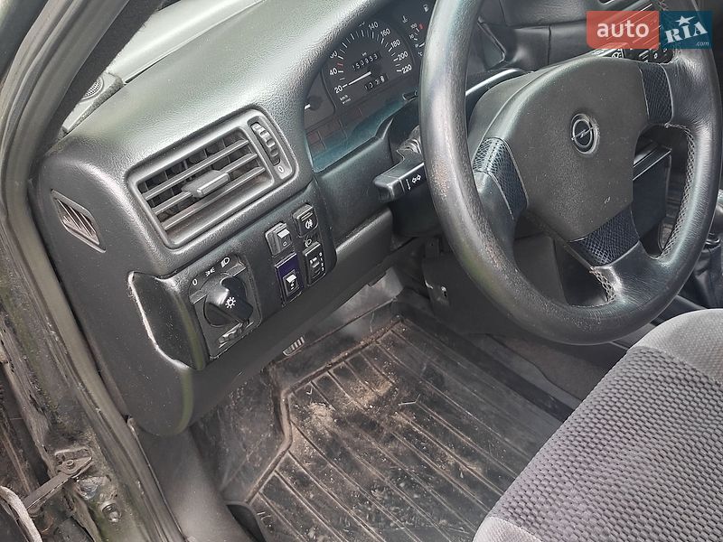 Фото Opel Vectra з оголошення AUTO.RIA