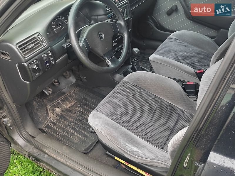 Фото Opel Vectra з оголошення AUTO.RIA