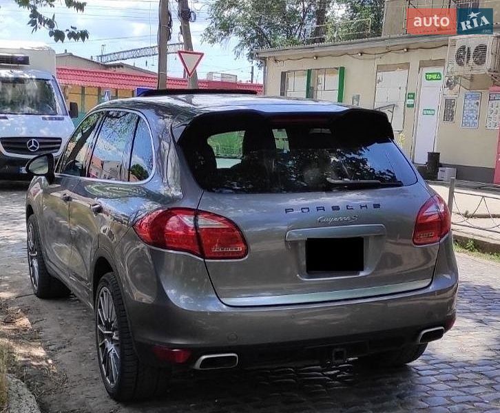 Фото Porsche Cayenne з оголошення AUTO.RIA